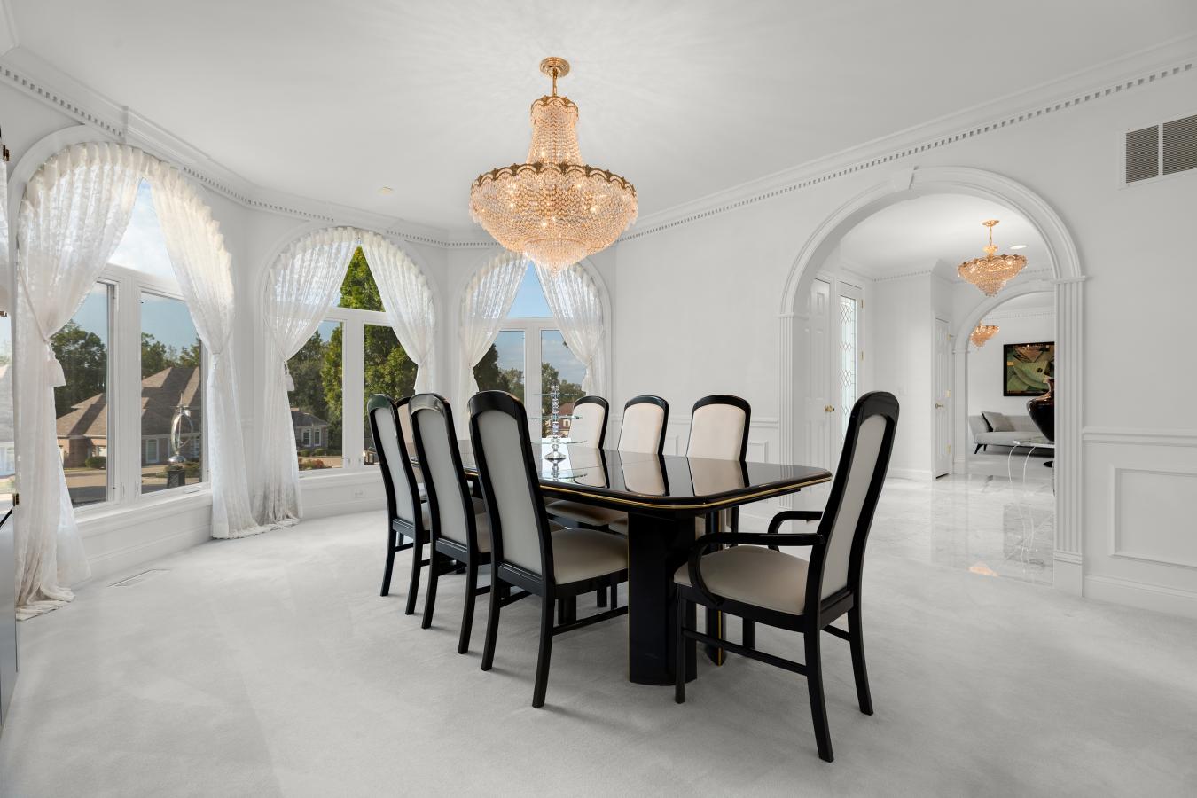 Town and Country, St. Louis, 63131, United States, 5 Bedrooms Bedrooms, ,5 BathroomsBathrooms,Residential,For Sale,1960314