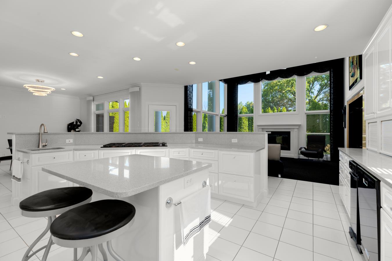 Town and Country, St. Louis, 63131, United States, 5 Bedrooms Bedrooms, ,5 BathroomsBathrooms,Residential,For Sale,1960314