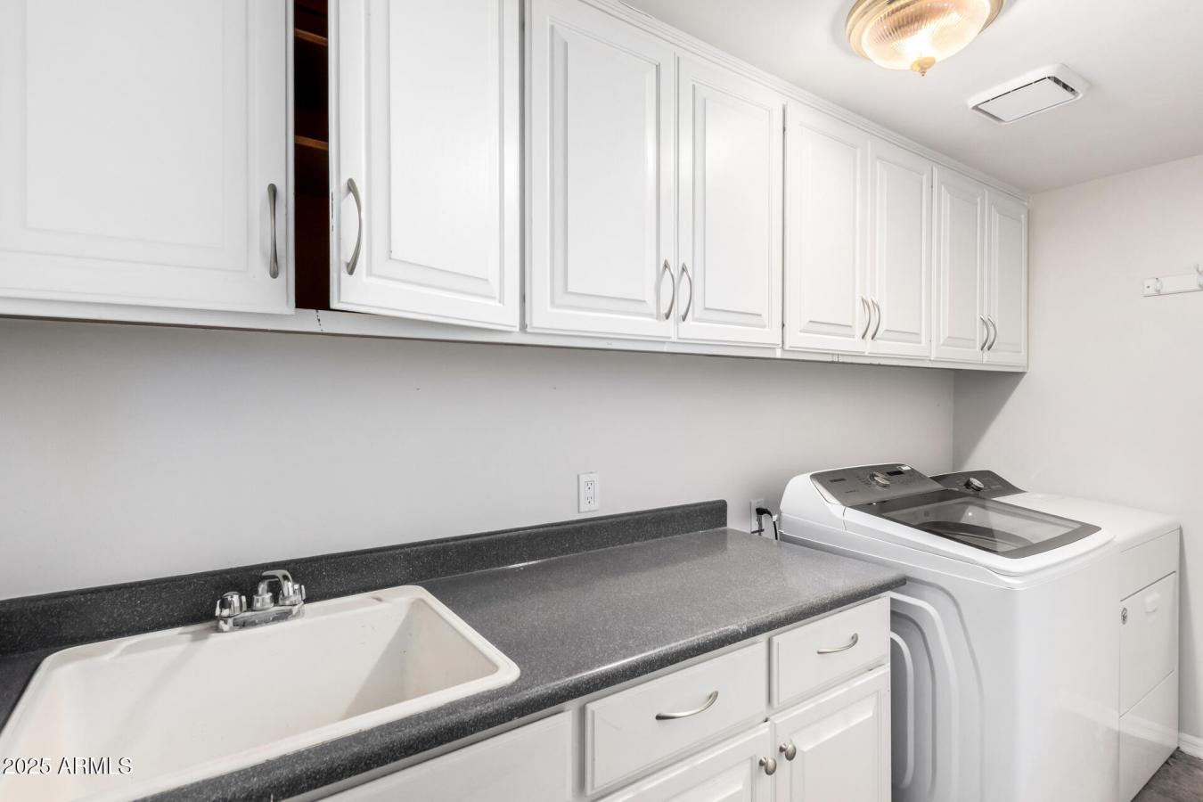 Mesa, Maricopa, 85213, United States, 6 Bedrooms Bedrooms, ,4 BathroomsBathrooms,Residential,For Sale,1962117