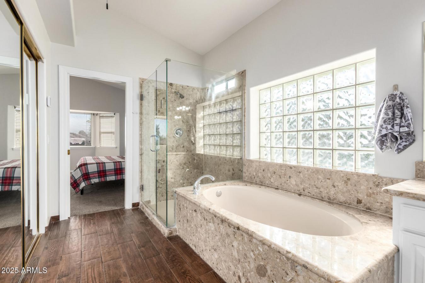 Mesa, Maricopa, 85213, United States, 6 Bedrooms Bedrooms, ,4 BathroomsBathrooms,Residential,For Sale,1962117