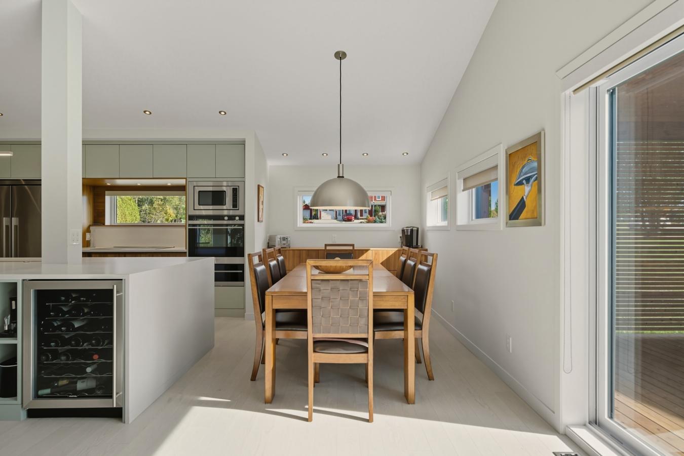 Canton Hatley, Eastern Townships, J0B 2C0, Canada, 4 Bedrooms Bedrooms, ,3 BathroomsBathrooms,Residential,For Sale,1962108