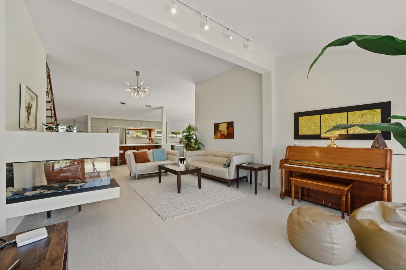 Canton Hatley, Eastern Townships, J0B 2C0, Canada, 4 Bedrooms Bedrooms, ,3 BathroomsBathrooms,Residential,For Sale,1962108