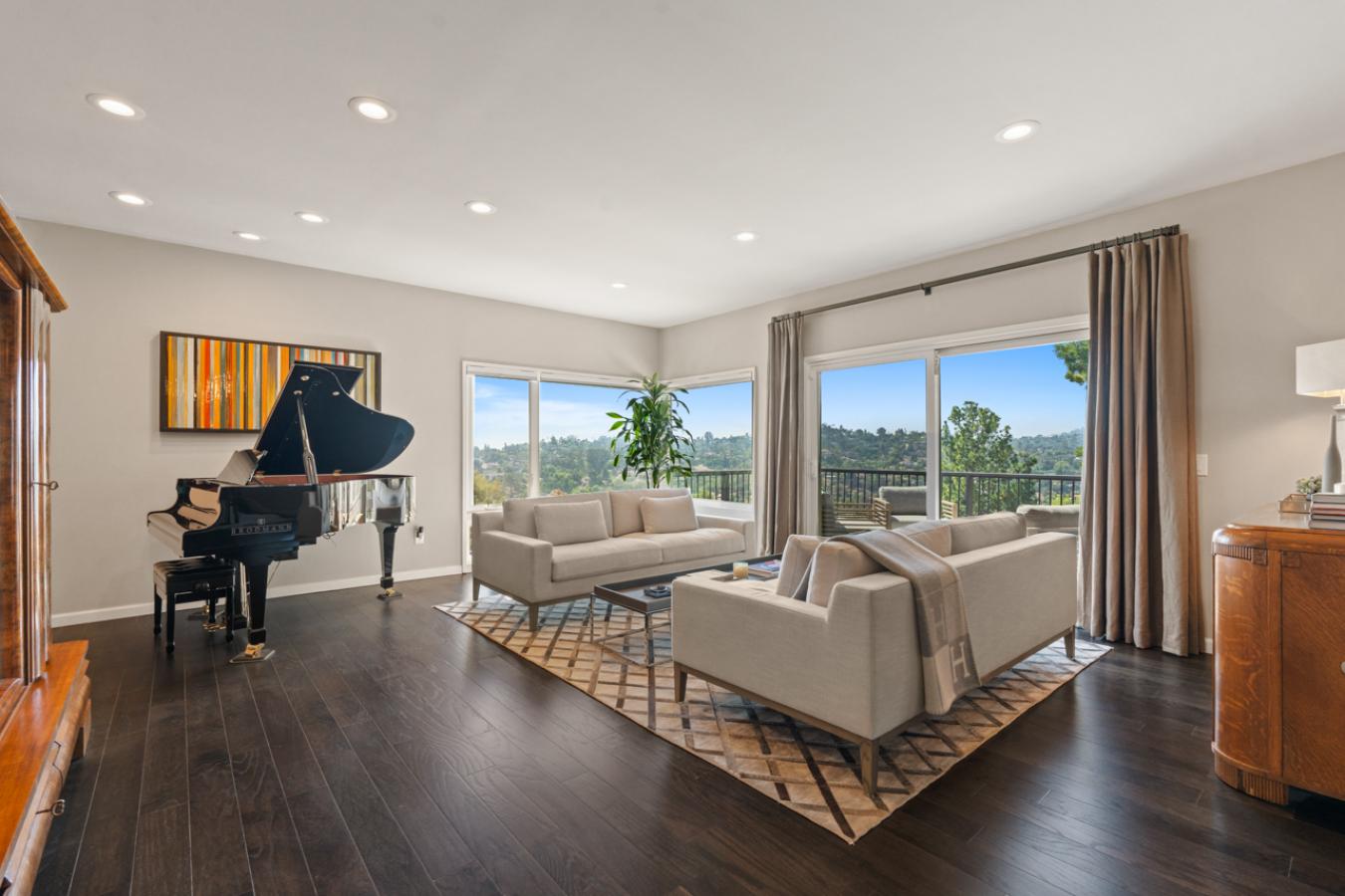 El Cajon, San Diego, 92020, United States, 5 Bedrooms Bedrooms, ,2 BathroomsBathrooms,Residential,For Sale,1962107