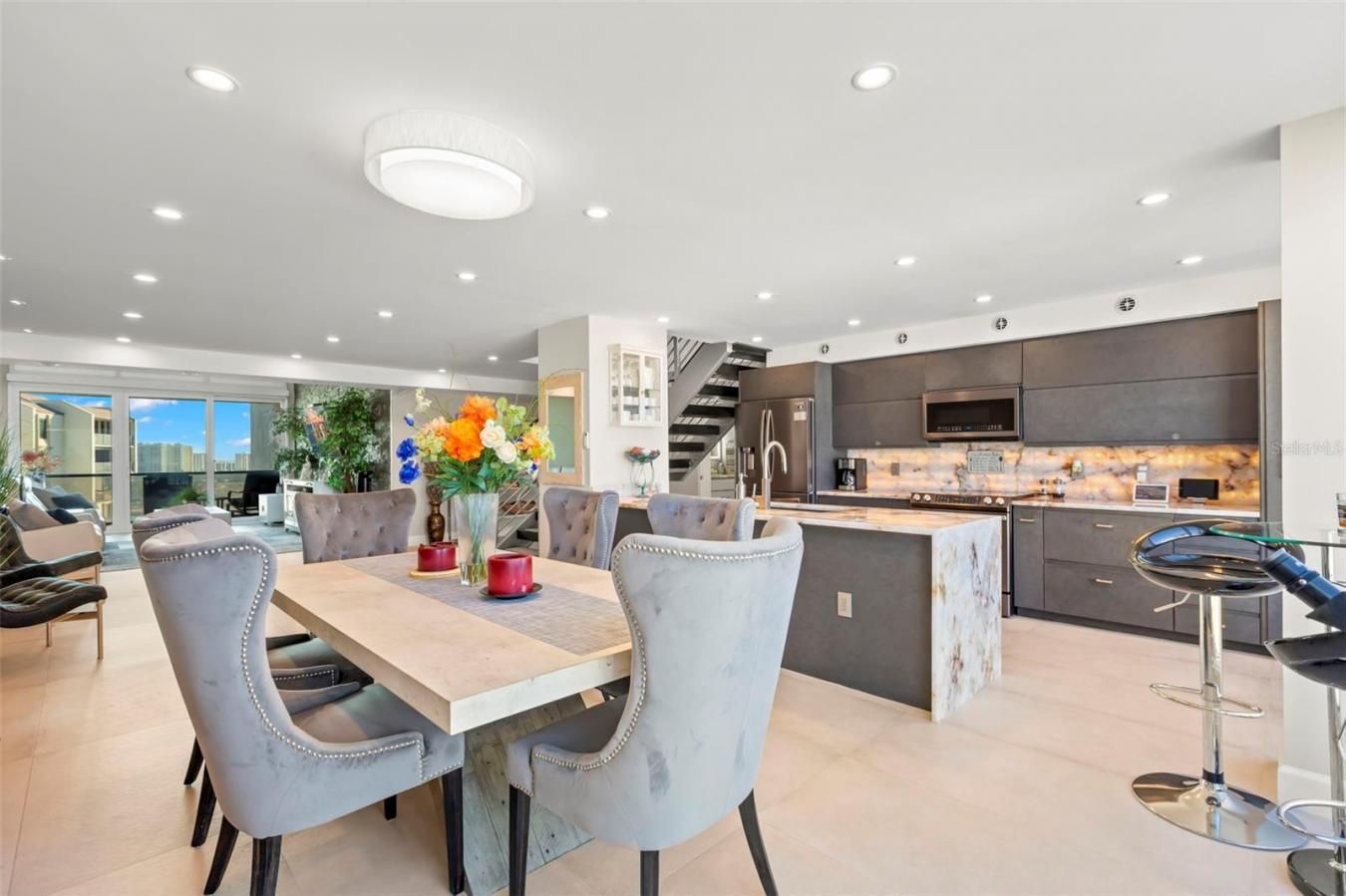 CLEARWATER BEACH, Pinellas, 33767, United States, 3 Bedrooms Bedrooms, ,3 BathroomsBathrooms,Residential,For Sale,1962104