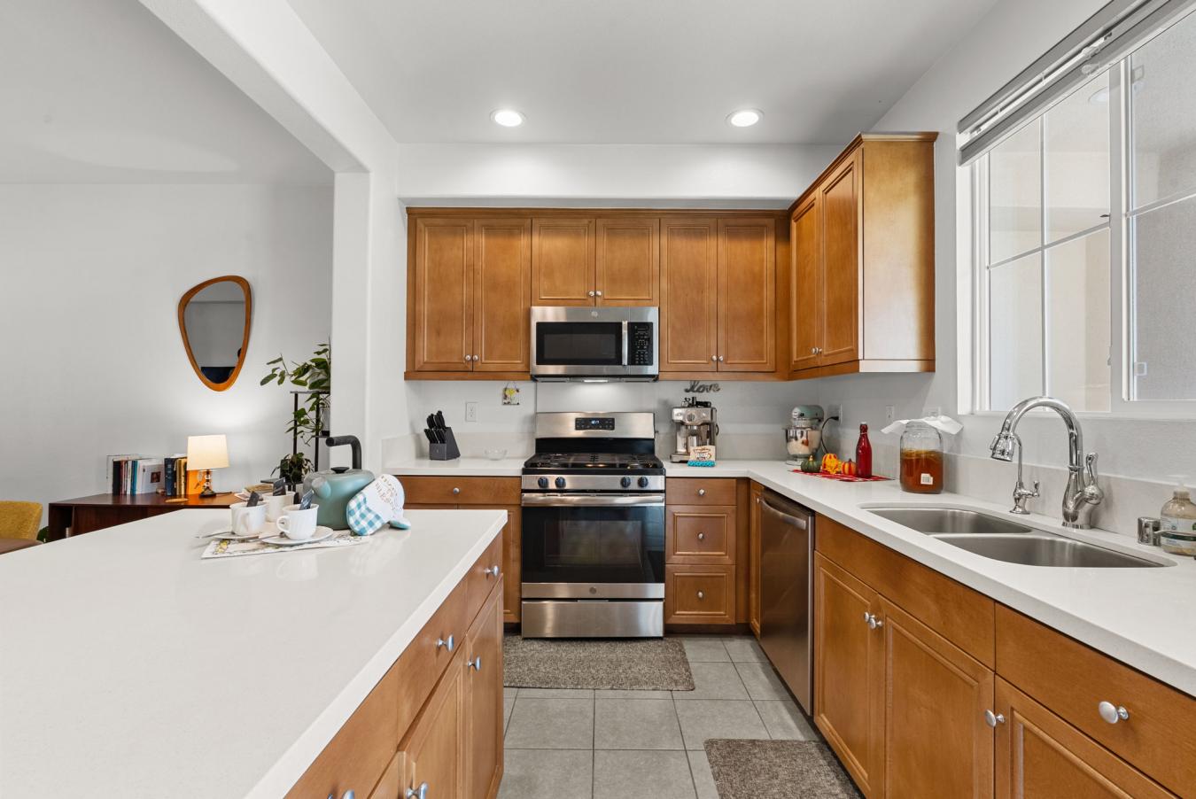 Camarillo, California, 93010, United States, 4 Bedrooms Bedrooms, ,3 BathroomsBathrooms,Residential,For Sale,1962102