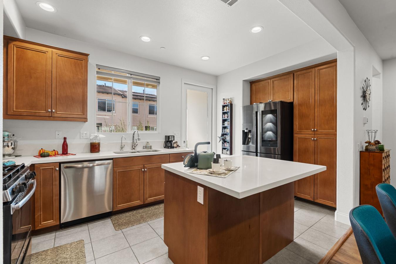 Camarillo, California, 93010, United States, 4 Bedrooms Bedrooms, ,3 BathroomsBathrooms,Residential,For Sale,1962102