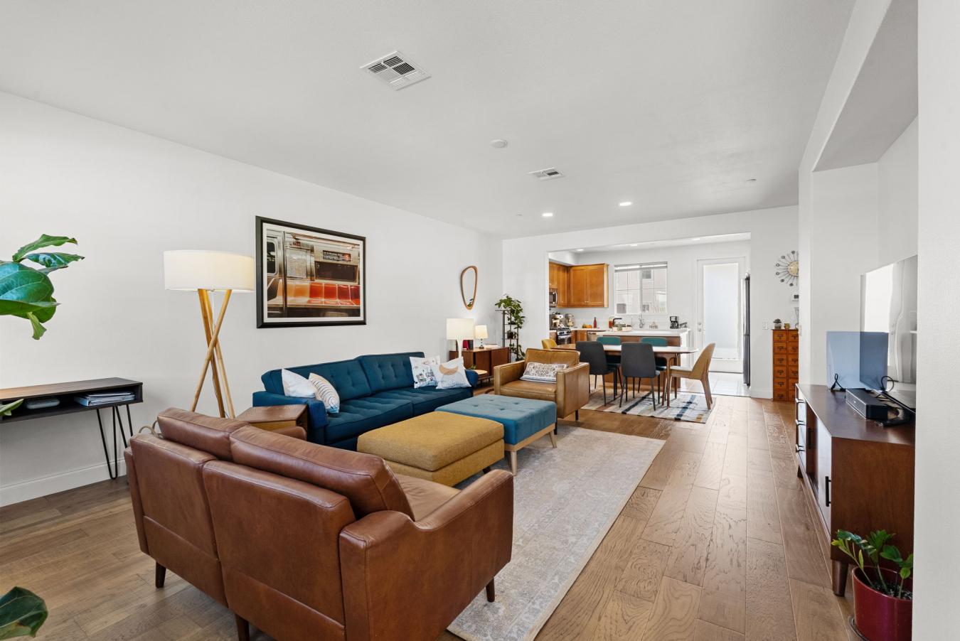 Camarillo, California, 93010, United States, 4 Bedrooms Bedrooms, ,3 BathroomsBathrooms,Residential,For Sale,1962102