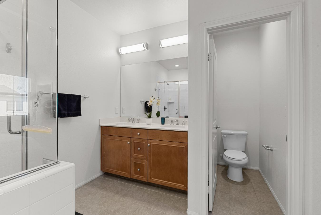 Camarillo, California, 93010, United States, 4 Bedrooms Bedrooms, ,3 BathroomsBathrooms,Residential,For Sale,1962102