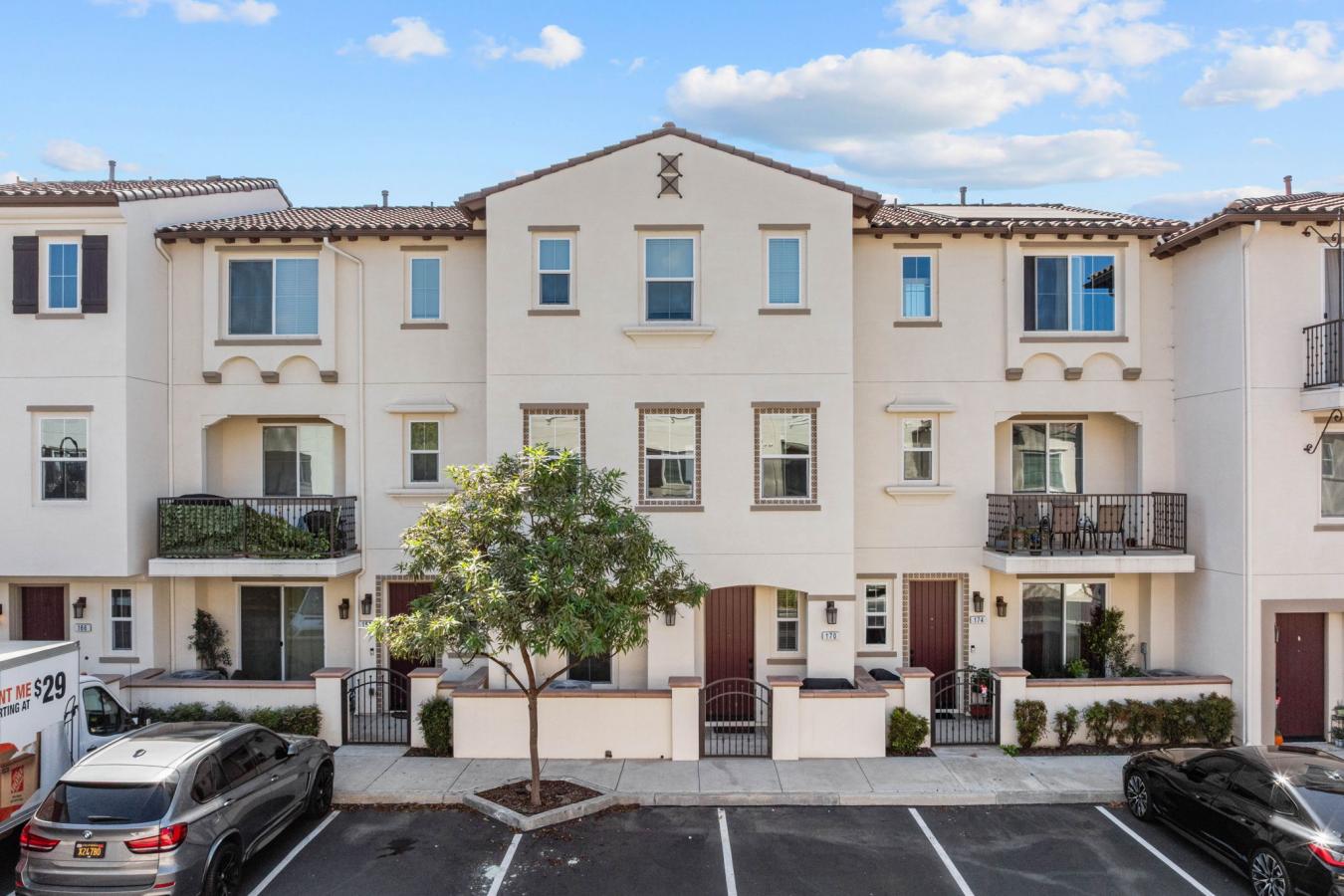 Camarillo, California, 93010, United States, 4 Bedrooms Bedrooms, ,3 BathroomsBathrooms,Residential,For Sale,1962102