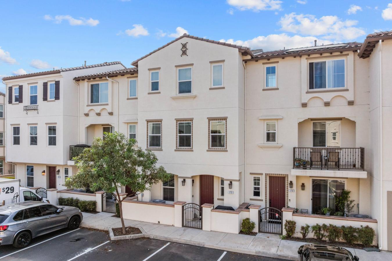 Camarillo, California, 93010, United States, 4 Bedrooms Bedrooms, ,3 BathroomsBathrooms,Residential,For Sale,1962102