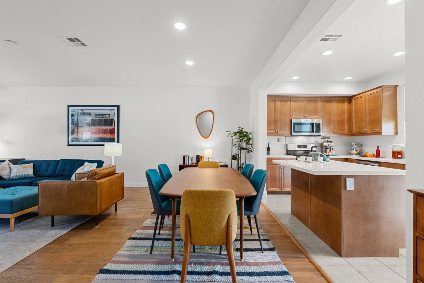 Camarillo, California, 93010, United States, 4 Bedrooms Bedrooms, ,3 BathroomsBathrooms,Residential,For Sale,1962102