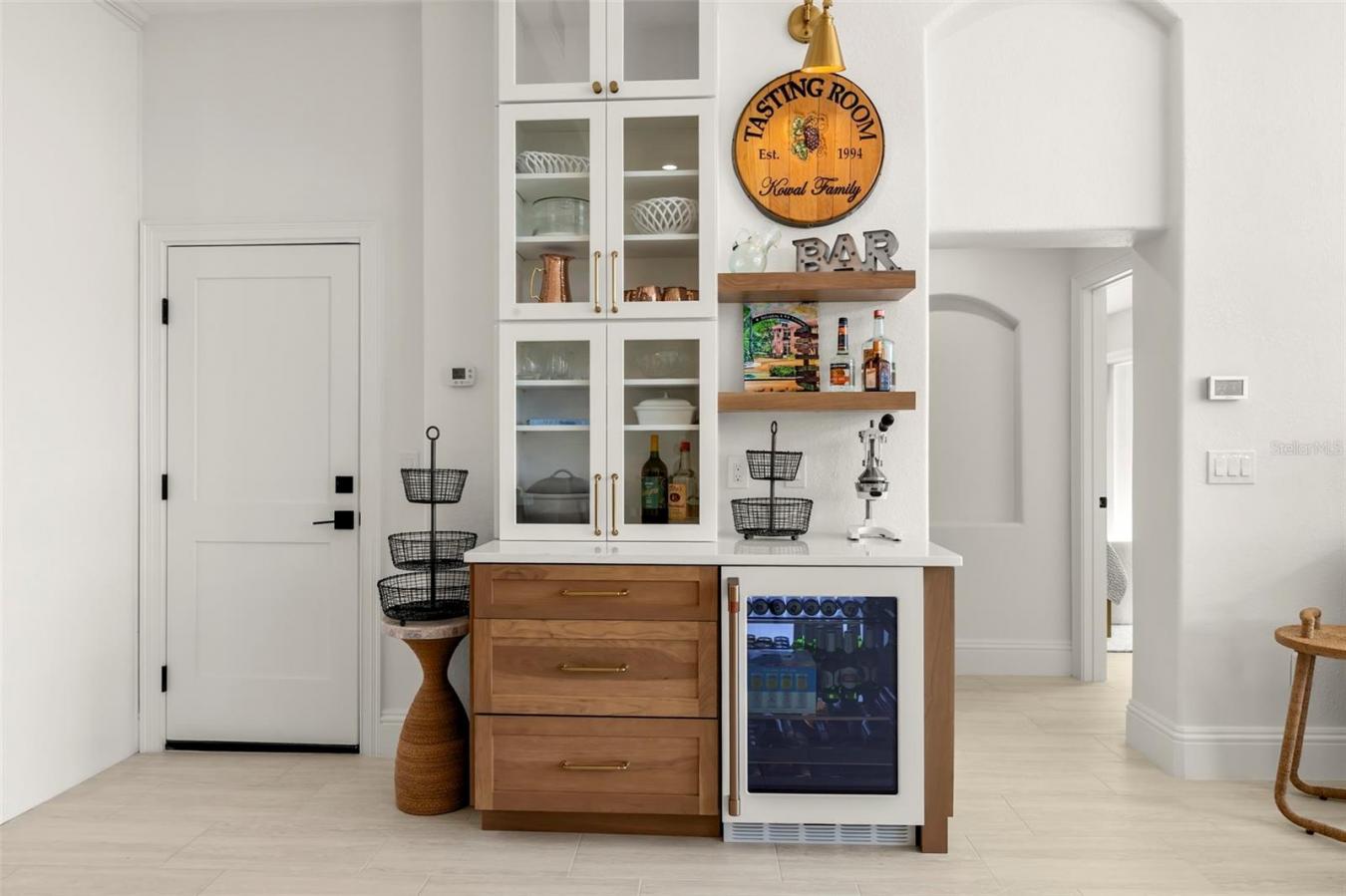 DUNEDIN, Pinellas, 34698, United States, 5 Bedrooms Bedrooms, ,4 BathroomsBathrooms,Residential,For Sale,1962101