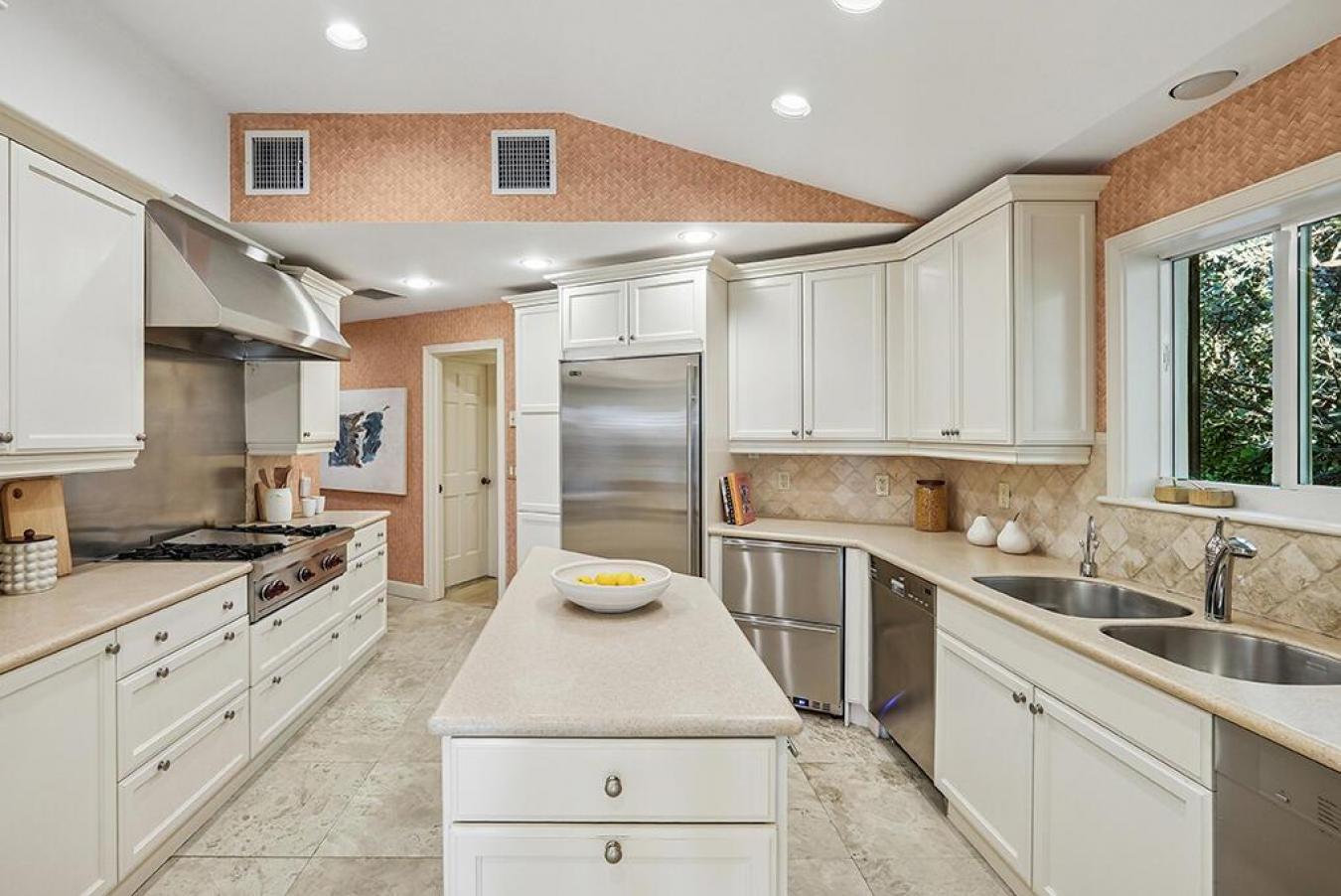 Palm Beach, Florida, 33480, United States, 6 Bedrooms Bedrooms, ,7 BathroomsBathrooms,Residential,For Sale,1962100