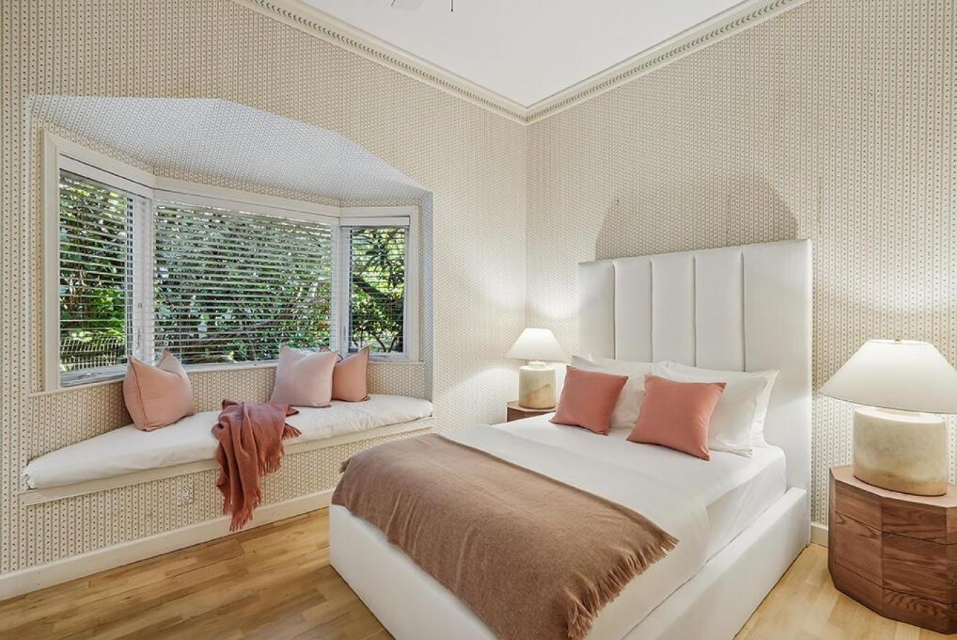 Palm Beach, Florida, 33480, United States, 6 Bedrooms Bedrooms, ,7 BathroomsBathrooms,Residential,For Sale,1962100