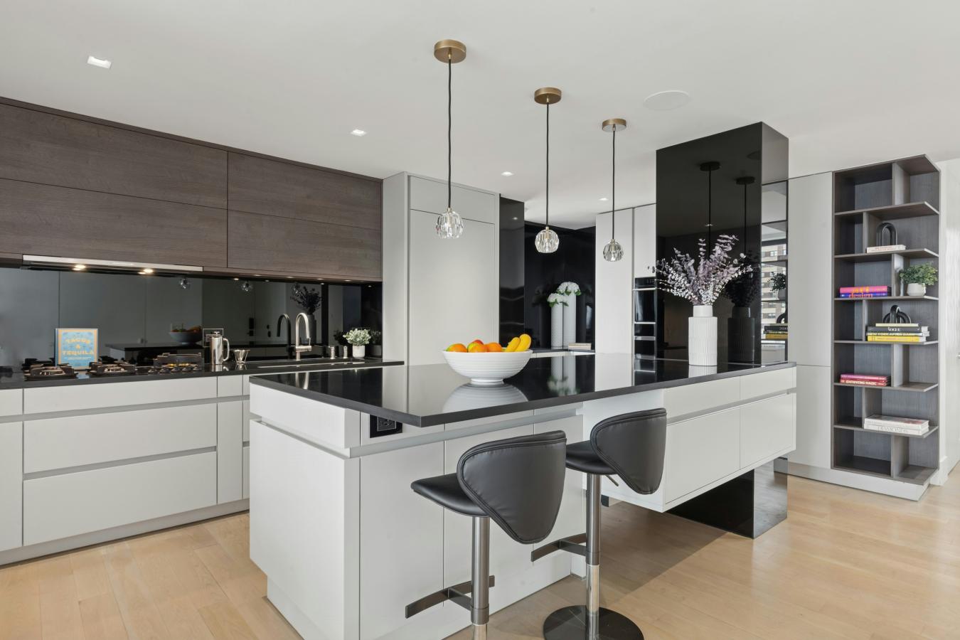 New York, New York, 10023, United States, 4 Bedrooms Bedrooms, ,4 BathroomsBathrooms,Residential,For Sale,1962094