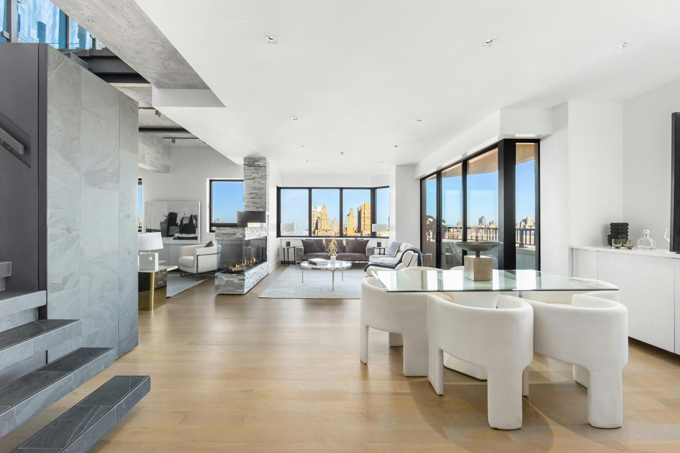 New York, New York, 10023, United States, 4 Bedrooms Bedrooms, ,4 BathroomsBathrooms,Residential,For Sale,1962094