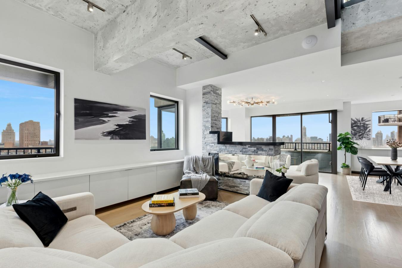 New York, New York, 10023, United States, 4 Bedrooms Bedrooms, ,4 BathroomsBathrooms,Residential,For Sale,1962094