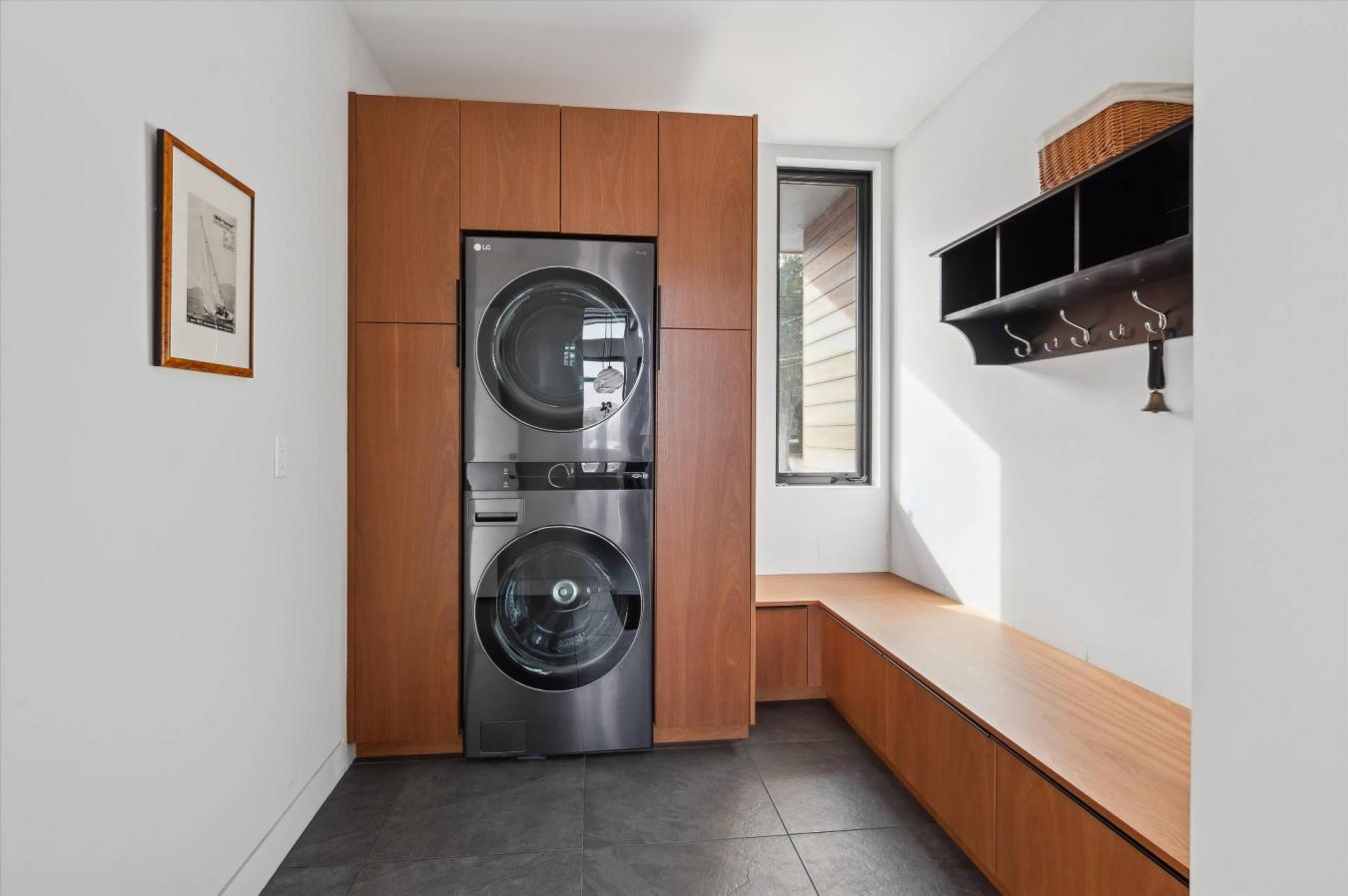 Sag Harbor, New York, 11963, United States, 5 Bedrooms Bedrooms, ,5 BathroomsBathrooms,Residential,For Sale,1962091