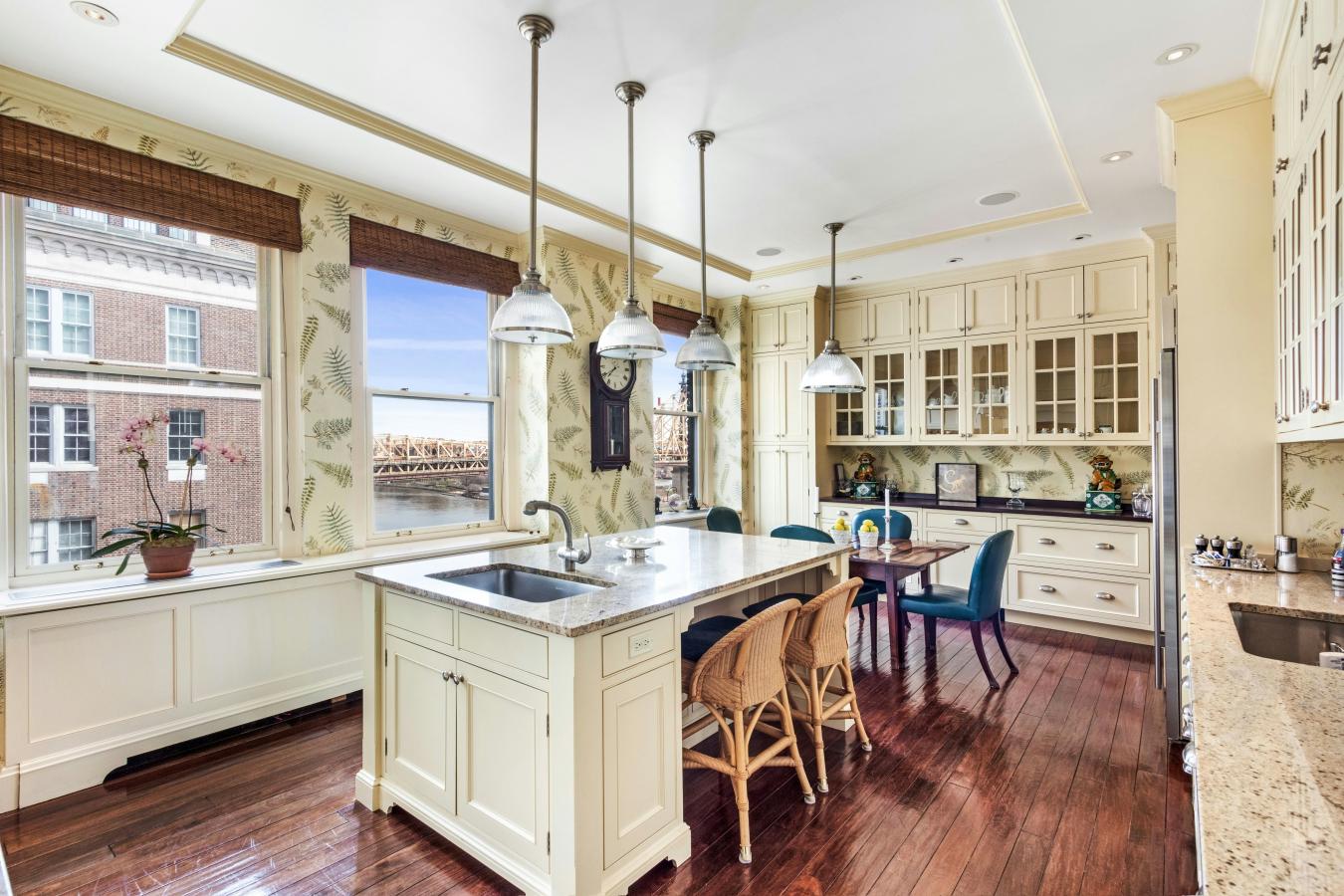 New York, New York, 10022, United States, 4 Bedrooms Bedrooms, ,5 BathroomsBathrooms,Residential,For Sale,1962090