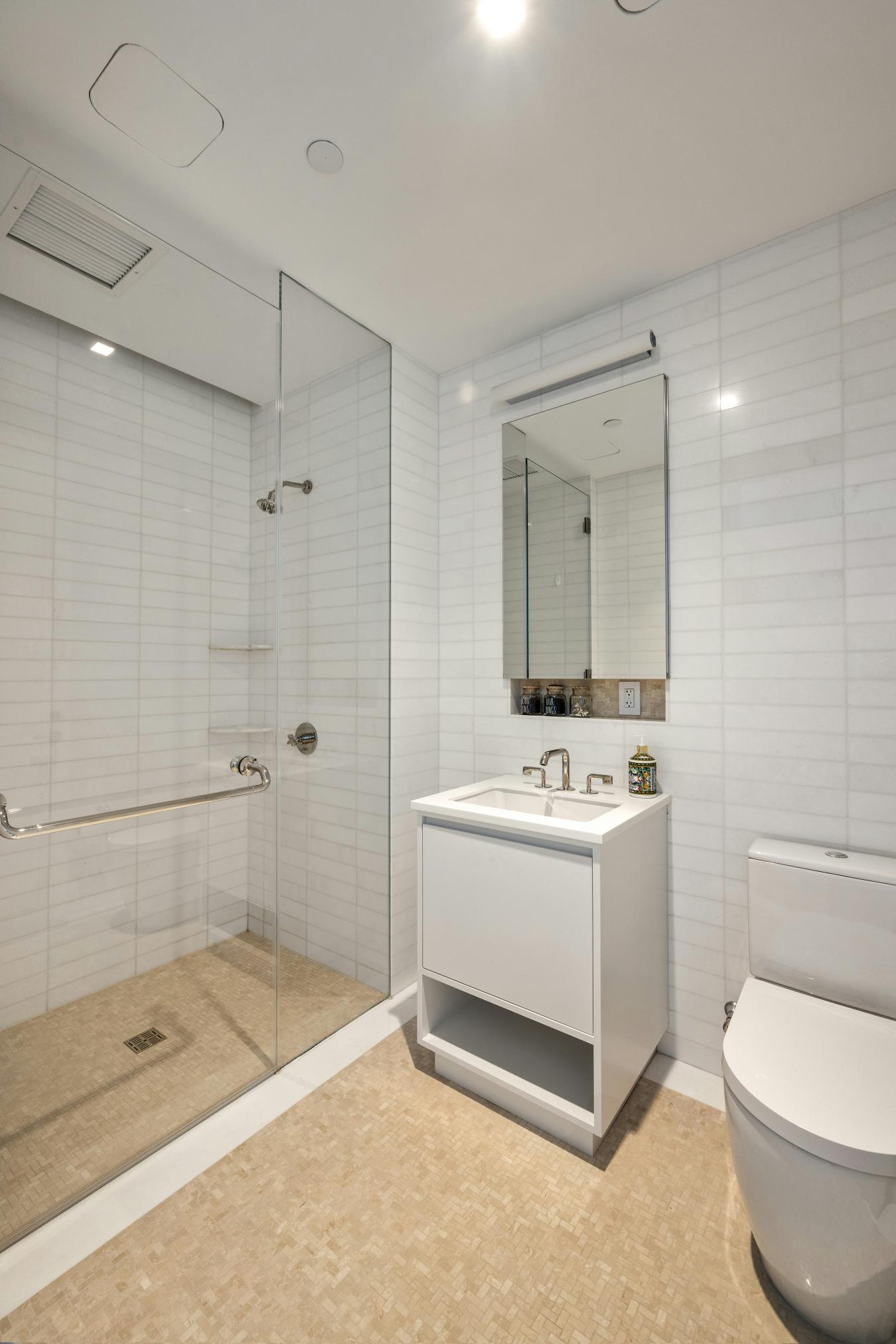 New York, New York, 10028, United States, 3 Bedrooms Bedrooms, ,3 BathroomsBathrooms,Residential,For Sale,1962089