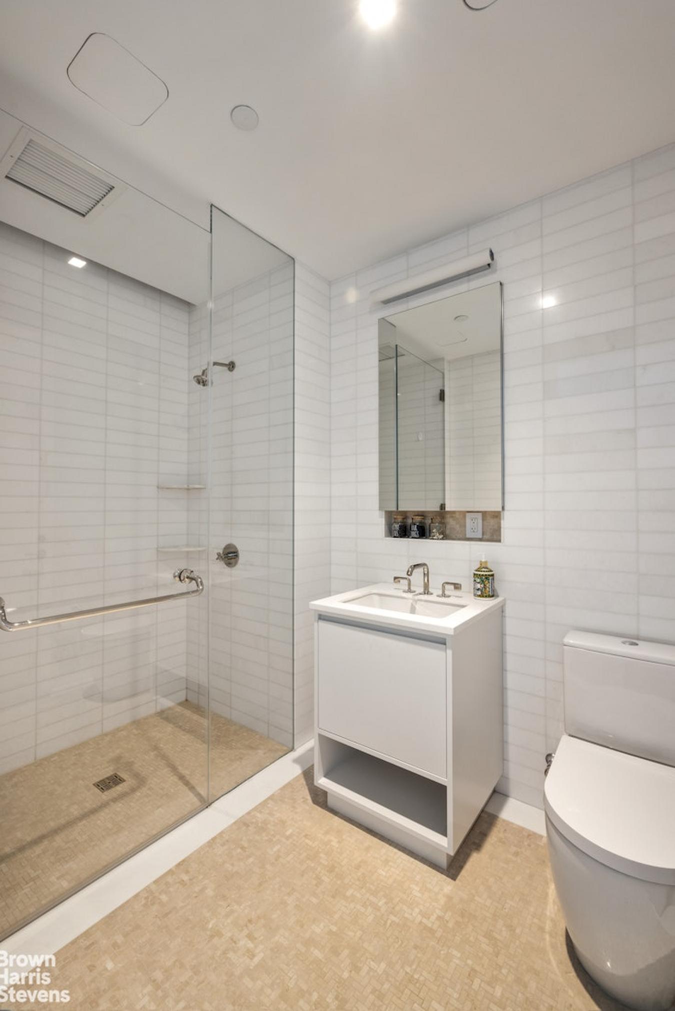 New York, New York, 10028, United States, 3 Bedrooms Bedrooms, ,3 BathroomsBathrooms,Residential,For Sale,1962089