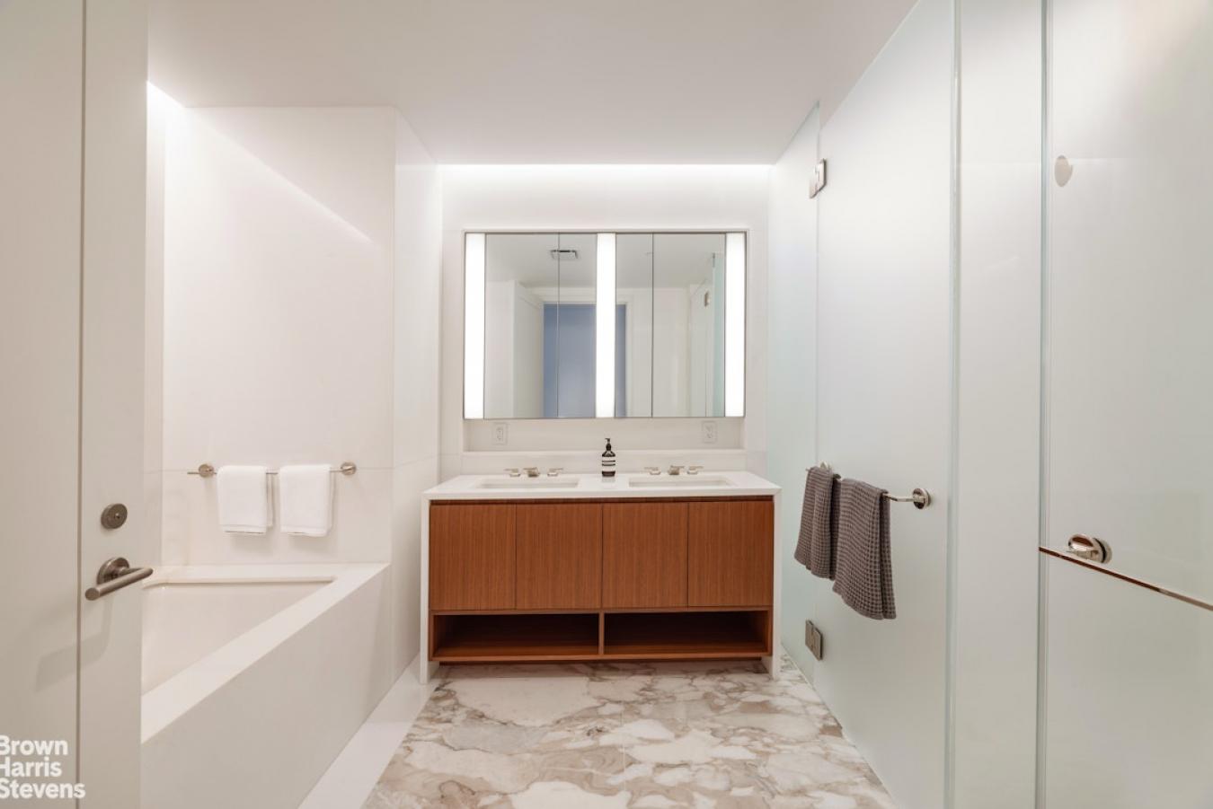 New York, New York, 10028, United States, 3 Bedrooms Bedrooms, ,3 BathroomsBathrooms,Residential,For Sale,1962089