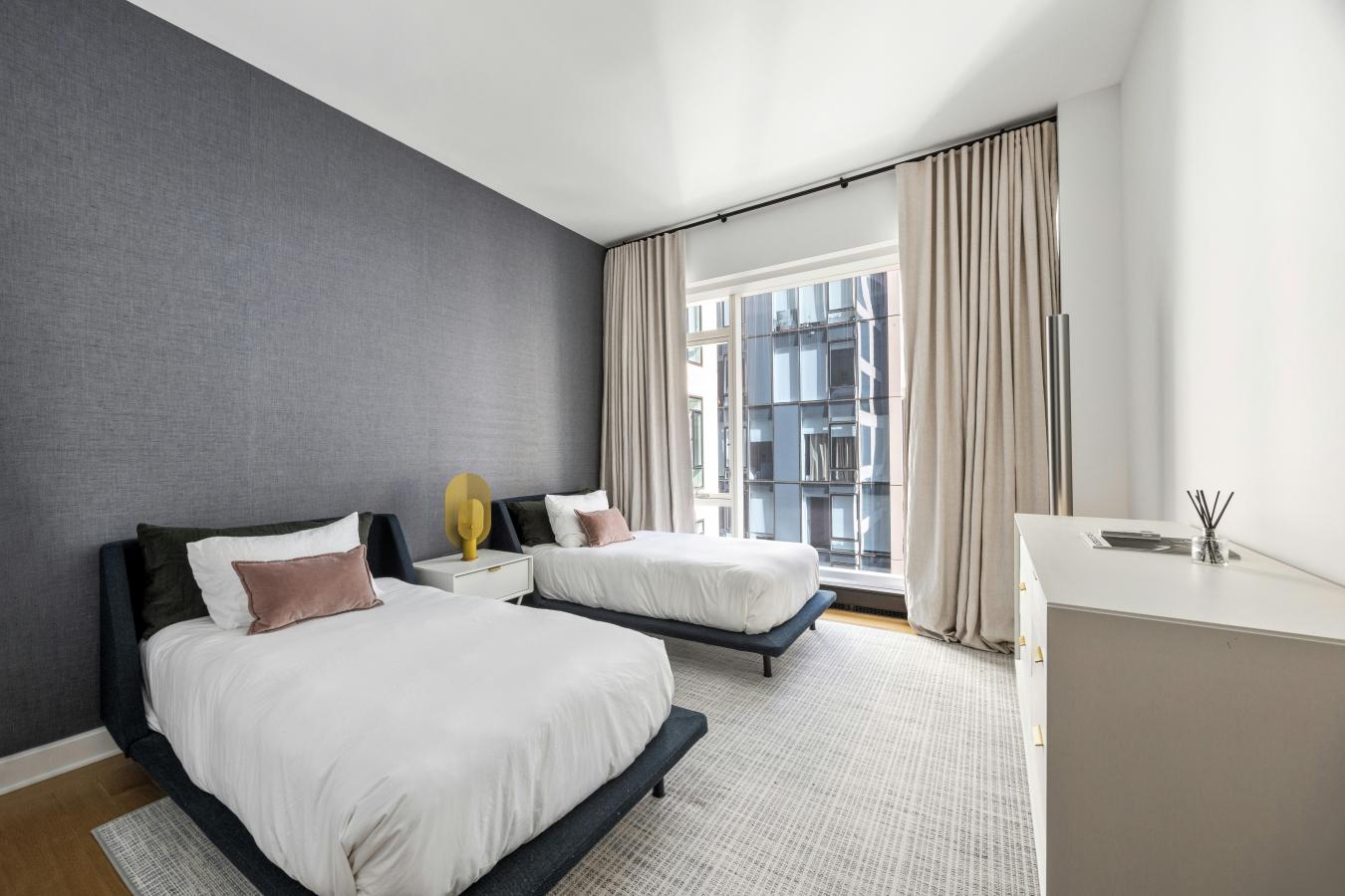 New York, New York, 10028, United States, 3 Bedrooms Bedrooms, ,3 BathroomsBathrooms,Residential,For Sale,1962089