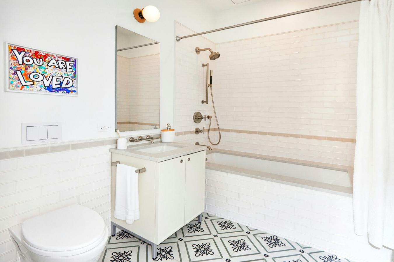 Greenpoint, New York, 11222, United States, 4 Bedrooms Bedrooms, ,3 BathroomsBathrooms,Residential,For Sale,1962087