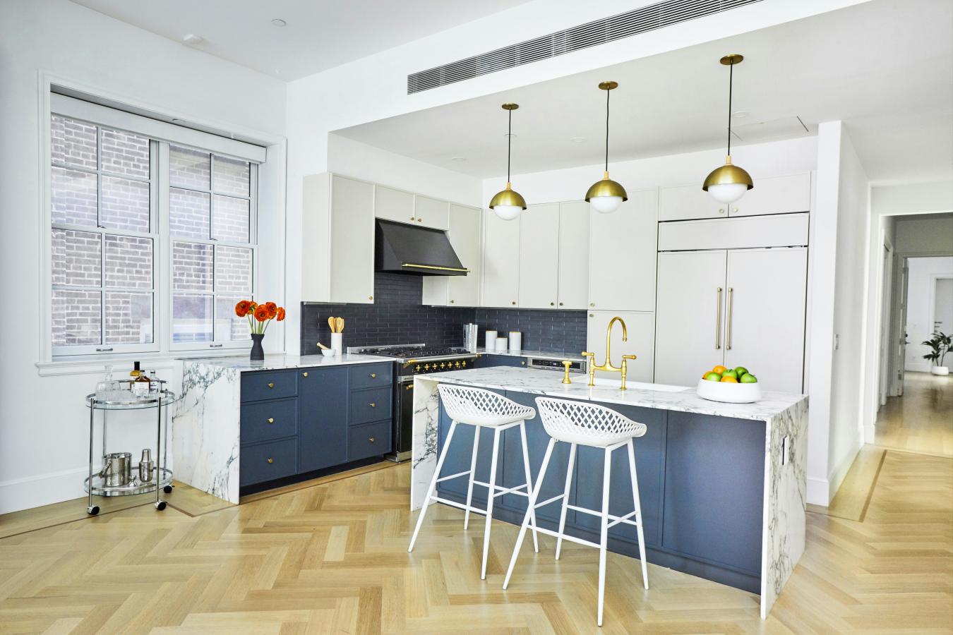 Greenpoint, New York, 11222, United States, 4 Bedrooms Bedrooms, ,3 BathroomsBathrooms,Residential,For Sale,1962087