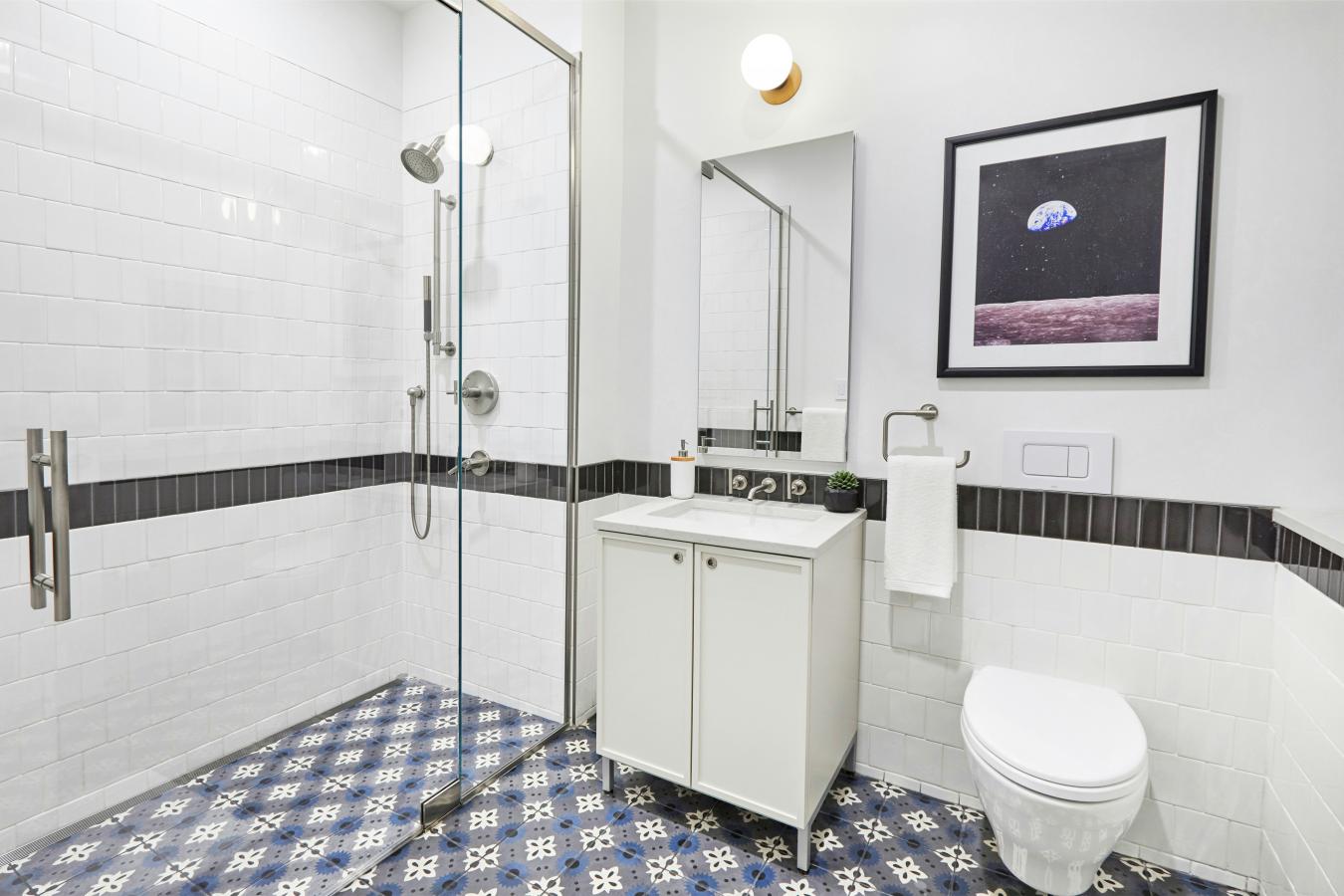 Greenpoint, New York, 11222, United States, 4 Bedrooms Bedrooms, ,3 BathroomsBathrooms,Residential,For Sale,1962087