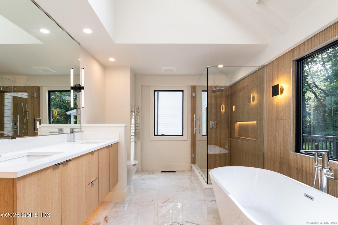 Greenwich, Connecticut, 06830, United States, 3 Bedrooms Bedrooms, ,3 BathroomsBathrooms,Residential,For Sale,1962080