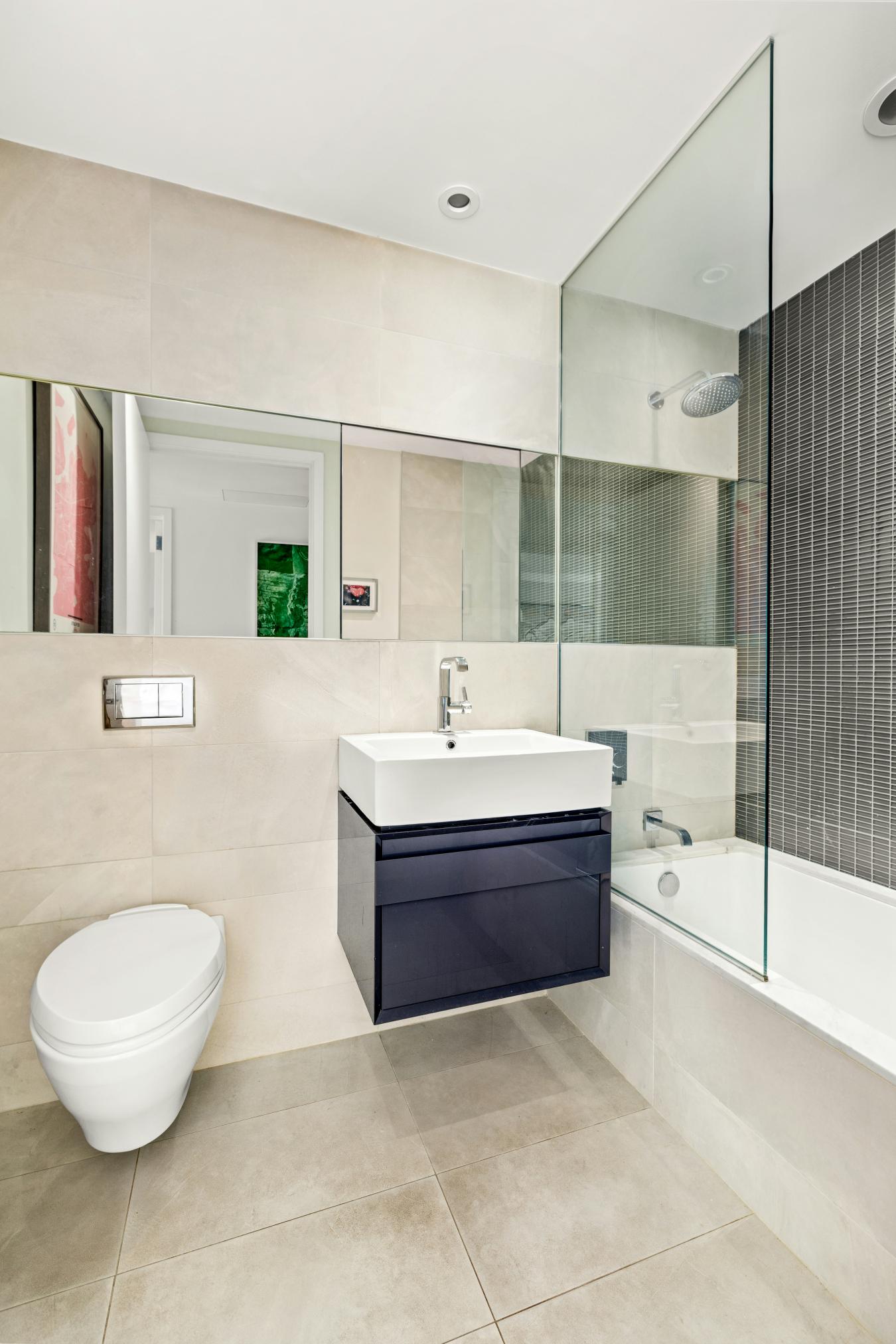 Lower East Side, New York, 10002, United States, 2 Bedrooms Bedrooms, ,2 BathroomsBathrooms,Residential,For Sale,1962076