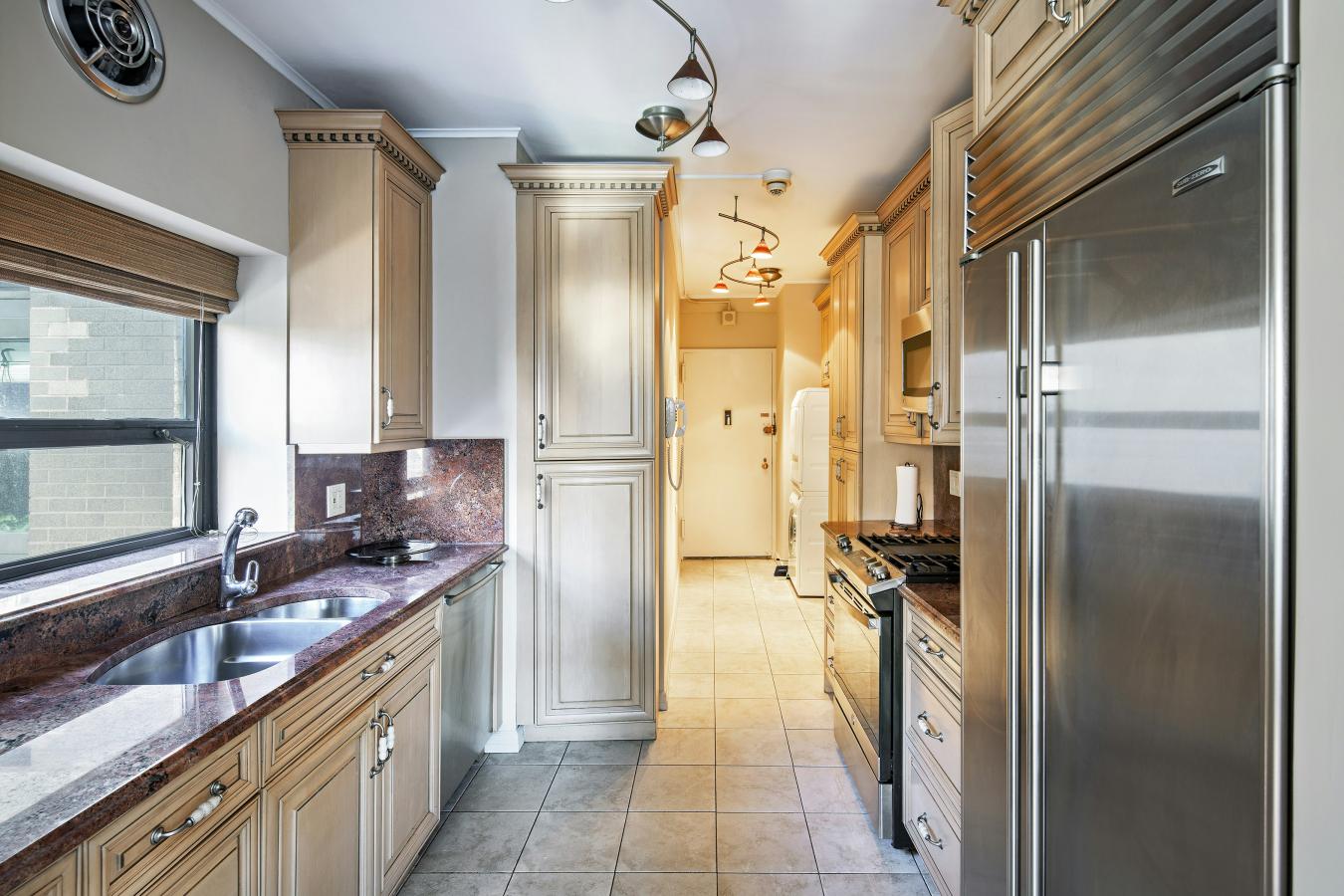 New York, New York, 10022, United States, 1 Bedroom Bedrooms, ,1 BathroomBathrooms,Residential,For Sale,1962062