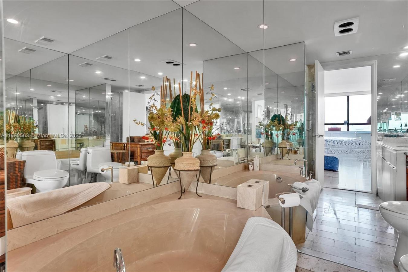 Miami, Florida, 33133, United States, 2 Bedrooms Bedrooms, ,2 BathroomsBathrooms,Residential,For Sale,1996689