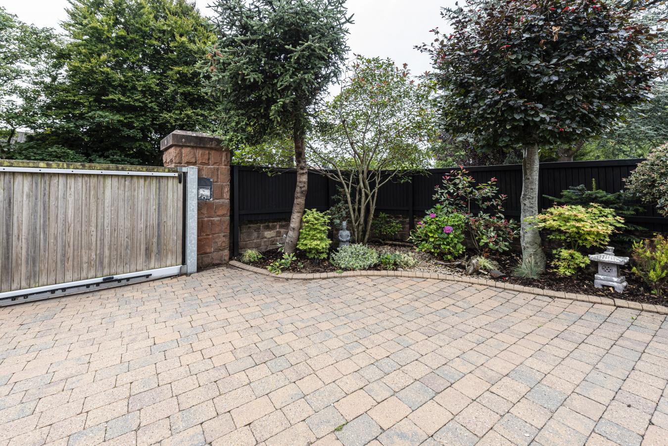 Wirral Peninsula, CH60 6RW, United Kingdom, 5 Bedrooms Bedrooms, ,5 BathroomsBathrooms,Residential,For Sale,1963362