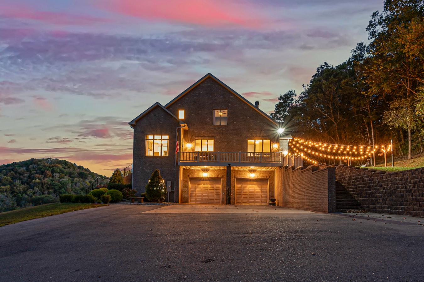 Nashville, Davidson County, TN, 37209, United States, 3 Bedrooms Bedrooms, ,3 BathroomsBathrooms,Residential,For Sale,1962068