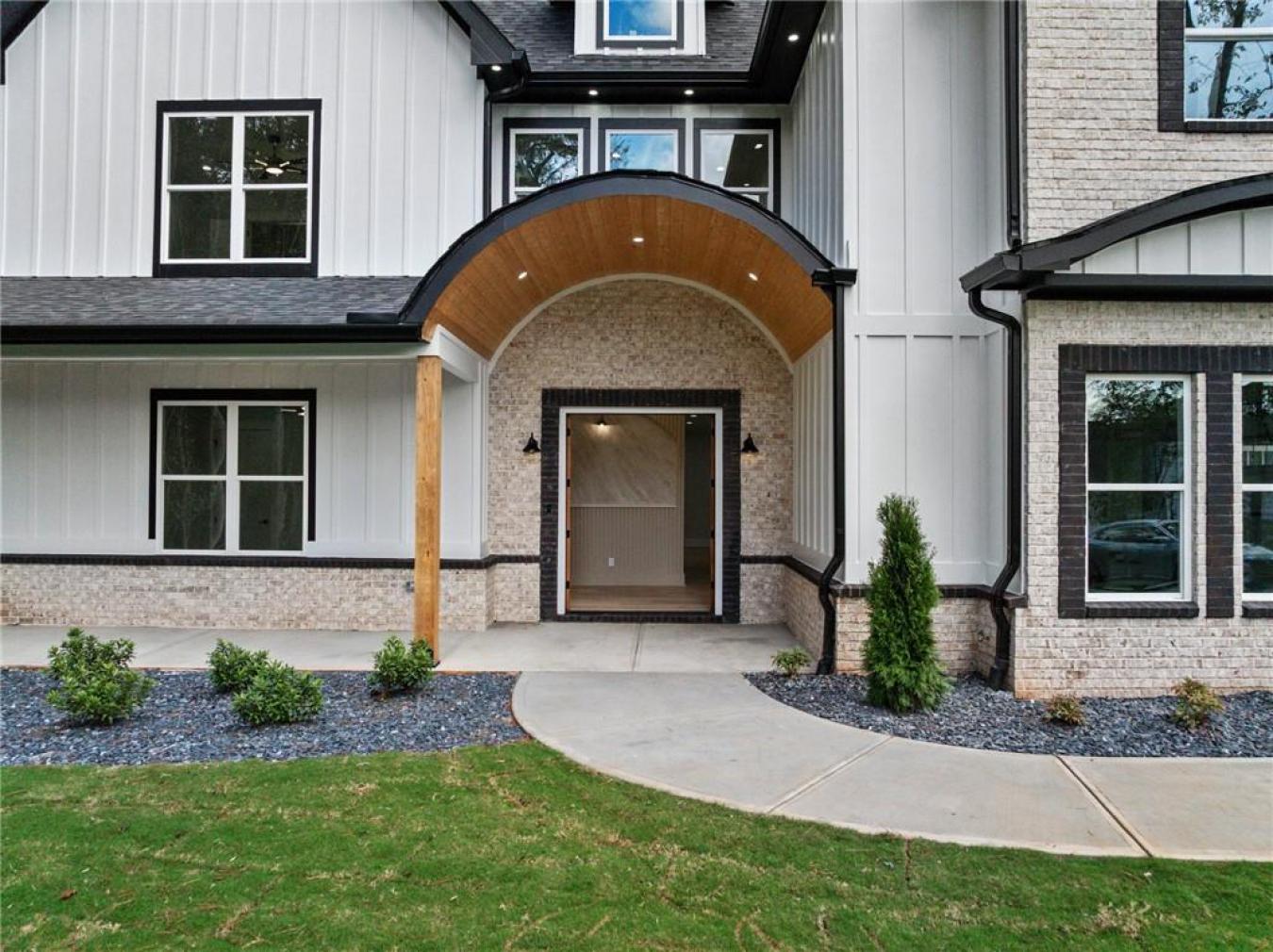 Winder, Barrow - GA, 30680, United States, 5 Bedrooms Bedrooms, ,5 BathroomsBathrooms,Residential,For Sale,1962065