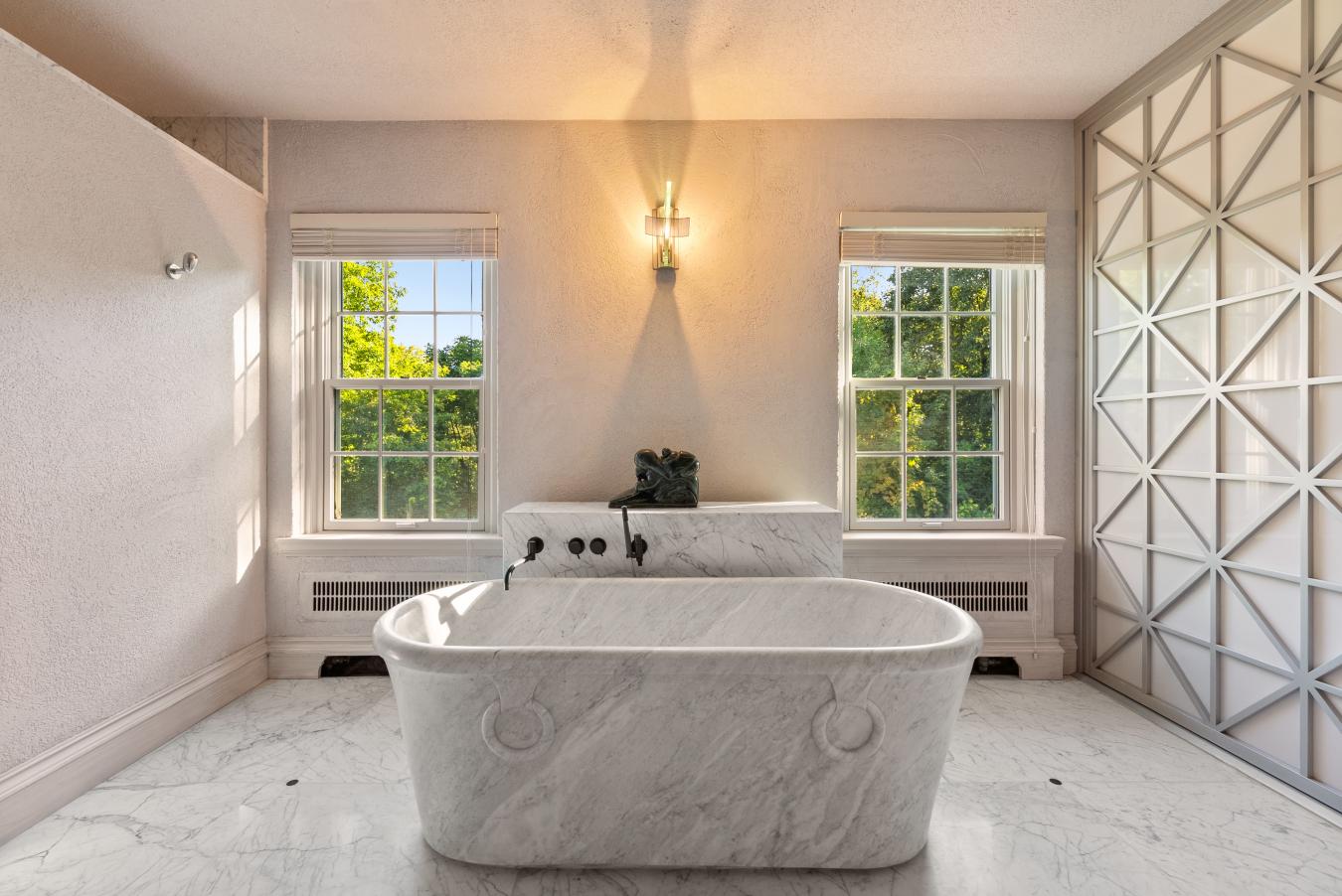 Toronto, ON, M3B 1E3, Canada, 5 Bedrooms Bedrooms, ,7 BathroomsBathrooms,Residential,For Sale,1962056