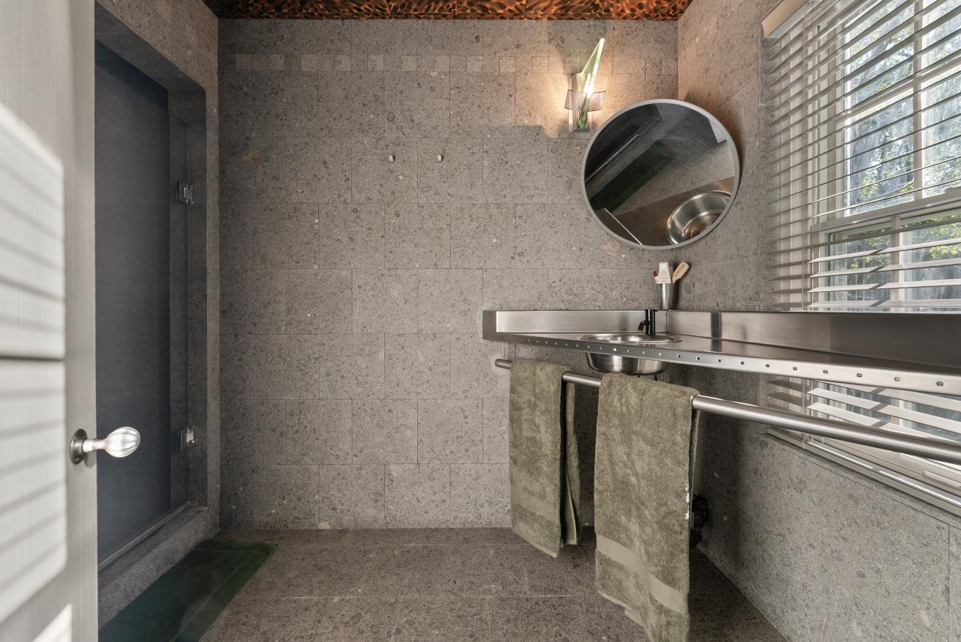 Toronto, ON, M3B 1E3, Canada, 5 Bedrooms Bedrooms, ,7 BathroomsBathrooms,Residential,For Sale,1962056