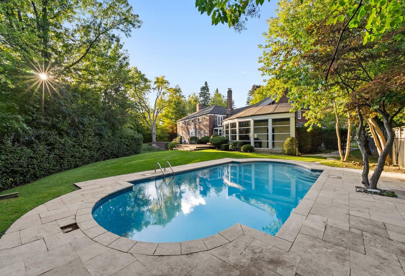 Toronto, ON, M3B 1E3, Canada, 5 Bedrooms Bedrooms, ,7 BathroomsBathrooms,Residential,For Sale,1962056