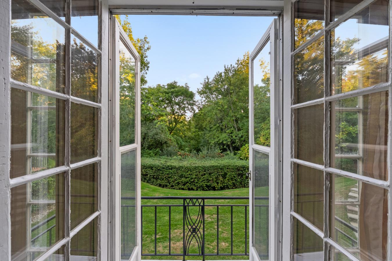 Toronto, ON, M3B 1E3, Canada, 5 Bedrooms Bedrooms, ,7 BathroomsBathrooms,Residential,For Sale,1962056