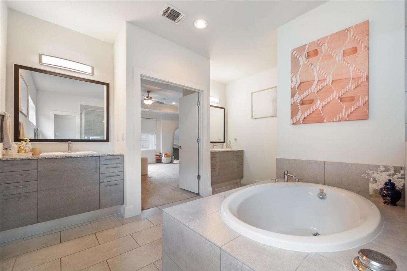 Houston, Harris, 77008, United States, 3 Bedrooms Bedrooms, ,3 BathroomsBathrooms,Residential,For Sale,1962055