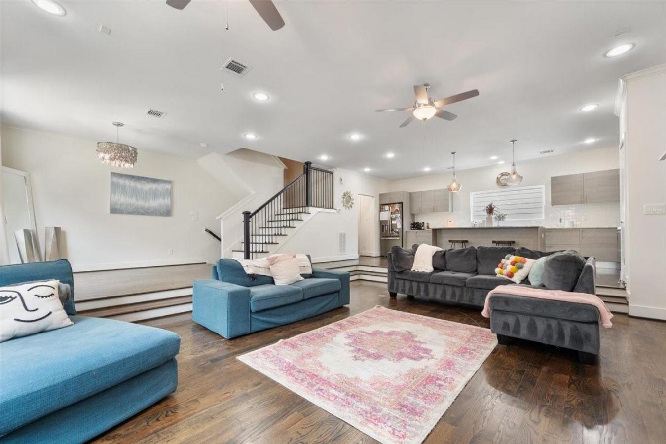 Houston, Harris, 77008, United States, 3 Bedrooms Bedrooms, ,3 BathroomsBathrooms,Residential,For Sale,1962055