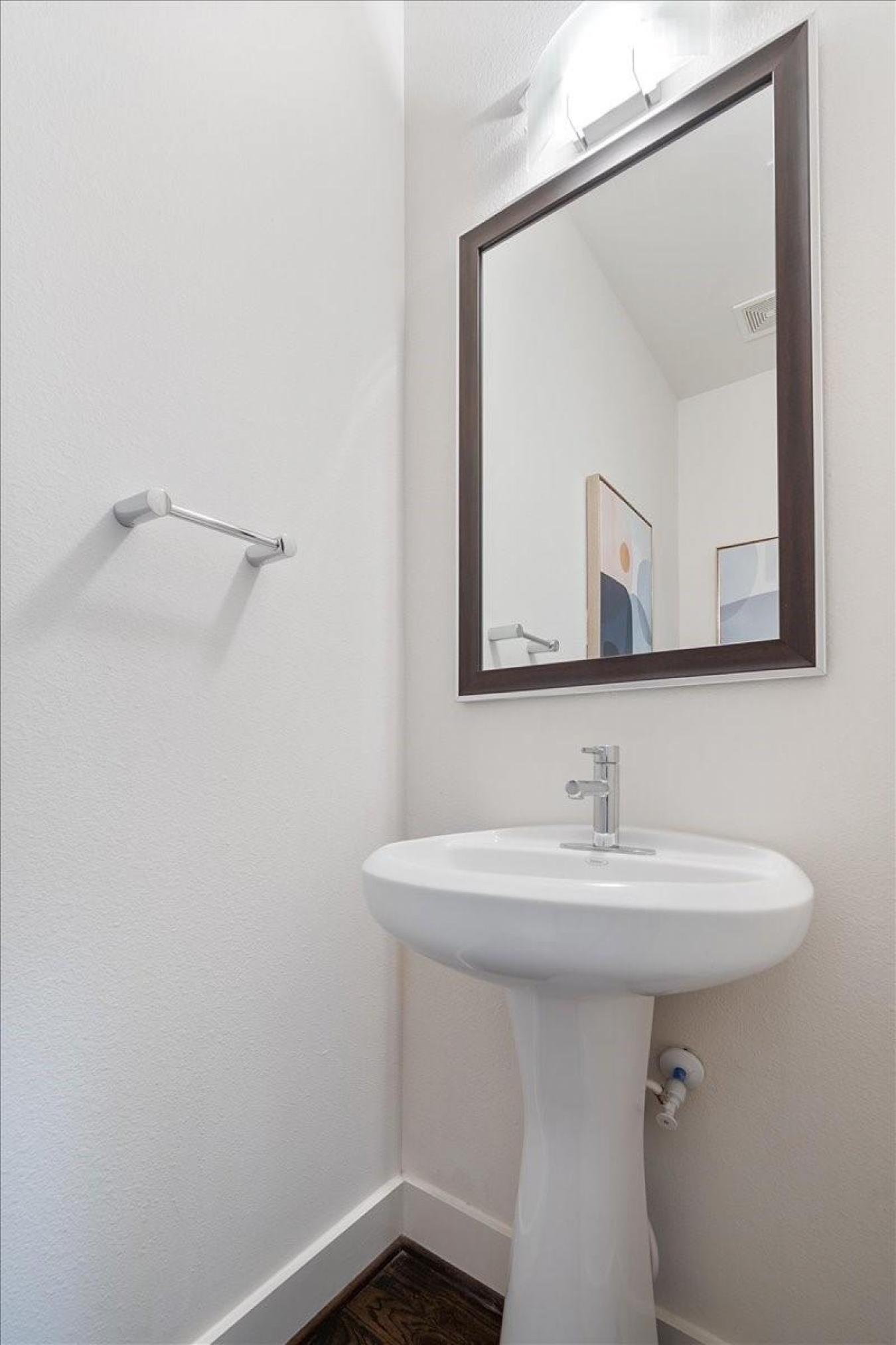 Houston, Harris, 77008, United States, 3 Bedrooms Bedrooms, ,3 BathroomsBathrooms,Residential,For Sale,1962055