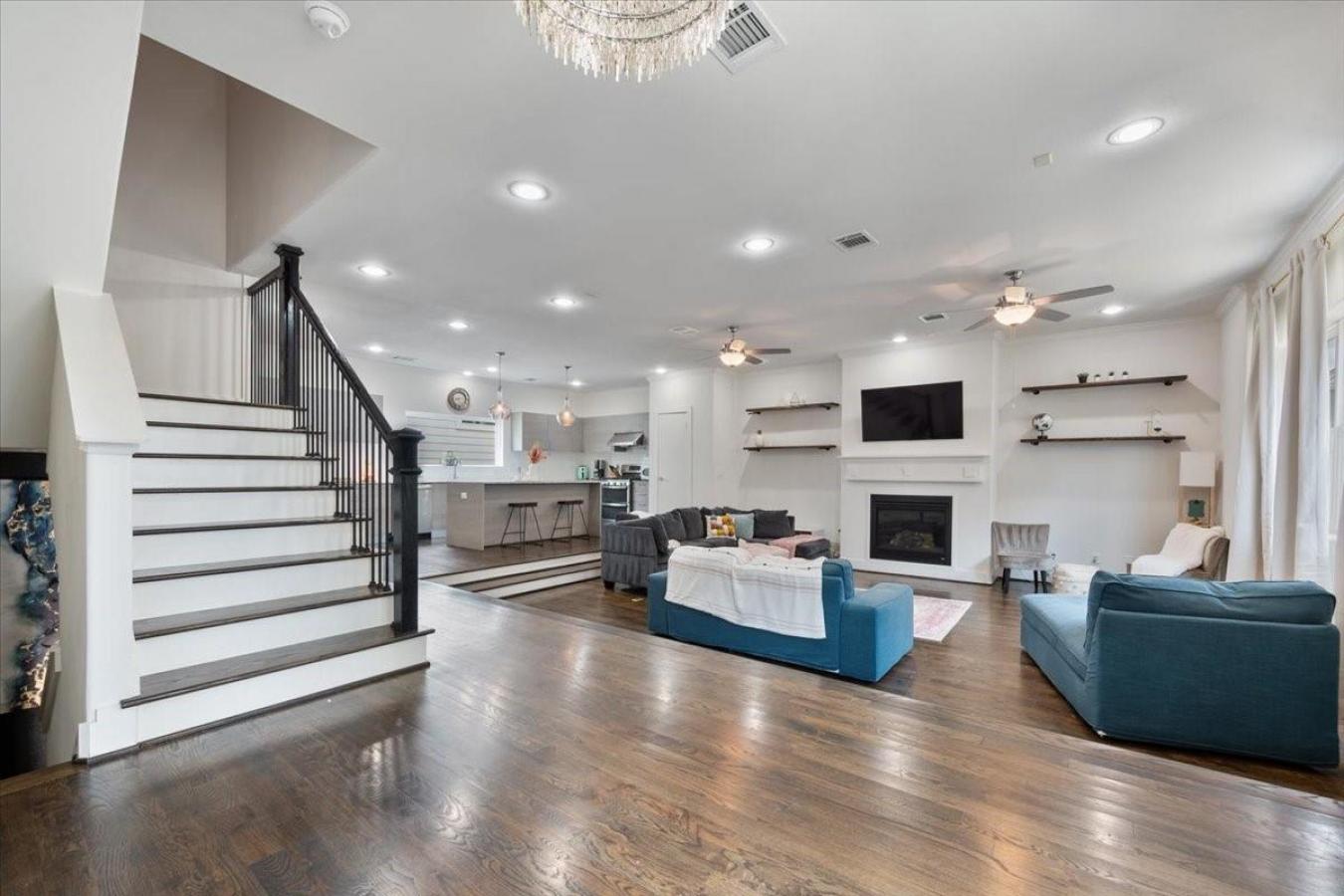 Houston, Harris, 77008, United States, 3 Bedrooms Bedrooms, ,3 BathroomsBathrooms,Residential,For Sale,1962055