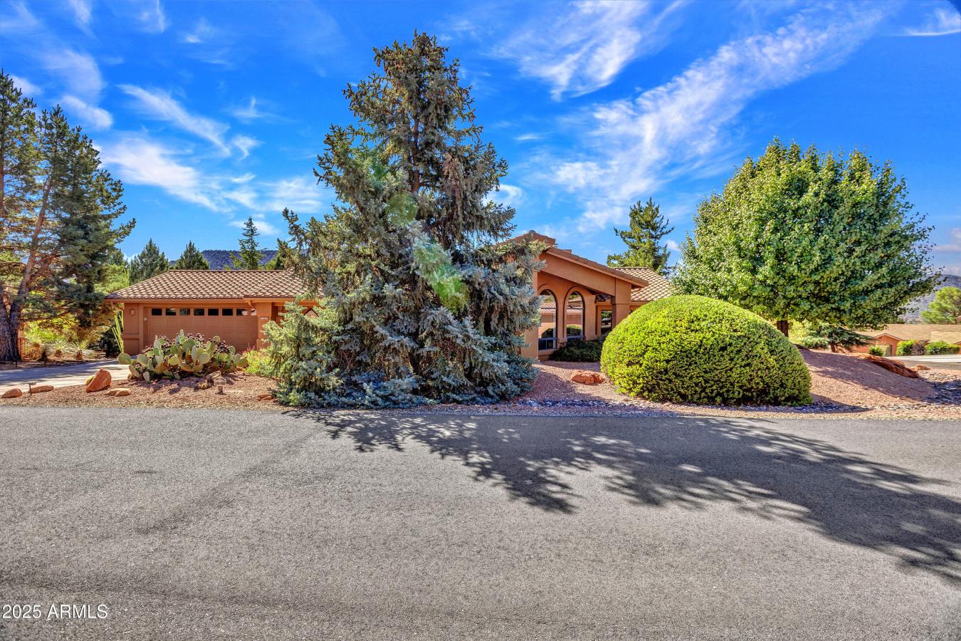 Sedona, Yavapai, 86351, United States, 3 Bedrooms Bedrooms, ,Residential,For Sale,1962054