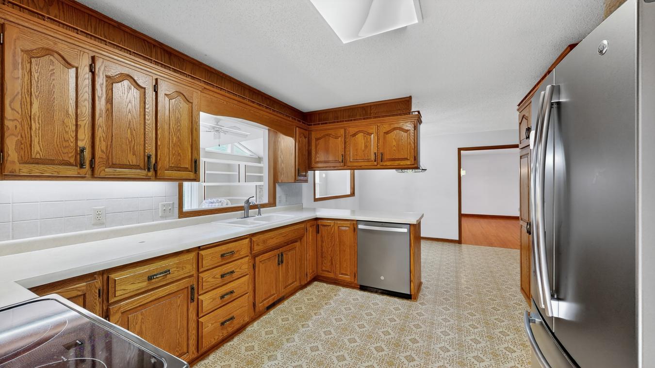 Rochester, Olmsted, 55901, United States, 4 Bedrooms Bedrooms, ,5 BathroomsBathrooms,Residential,For Sale,1963361