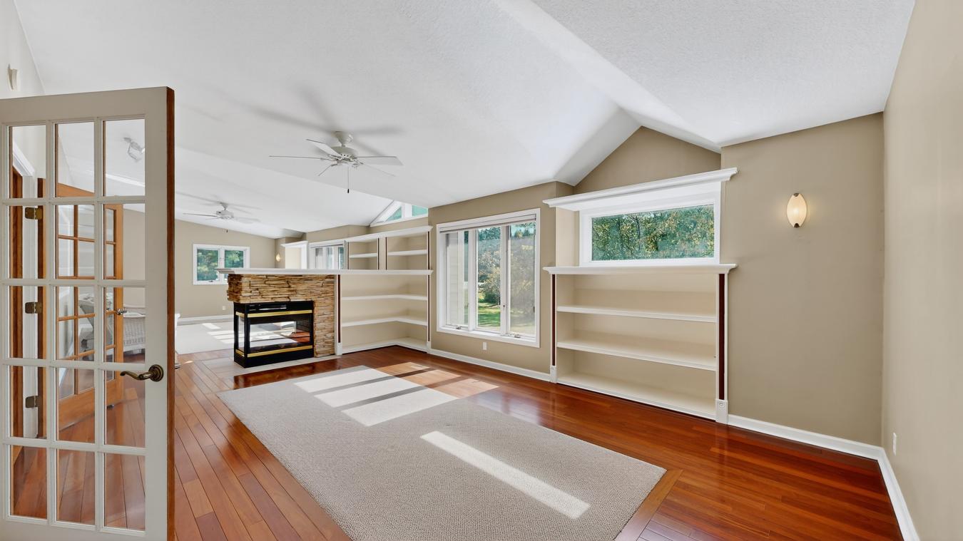 Rochester, Olmsted, 55901, United States, 4 Bedrooms Bedrooms, ,5 BathroomsBathrooms,Residential,For Sale,1963361