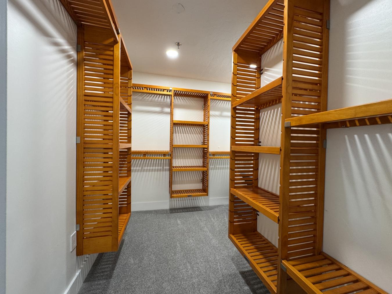 Sarasota, Florida, 34236, United States, 3 Bedrooms Bedrooms, ,3 BathroomsBathrooms,Residential,For Sale,1963360