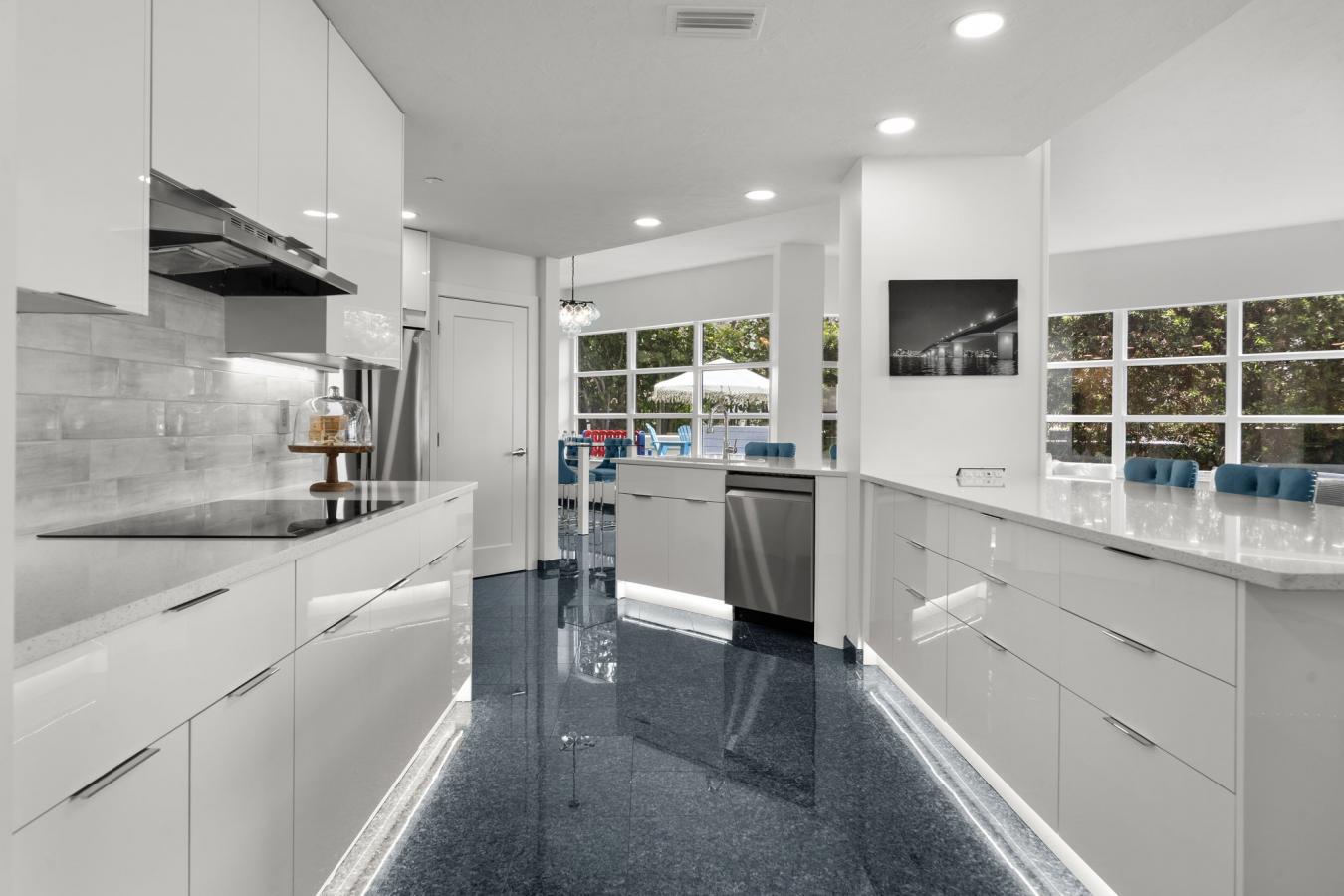 Sarasota, Florida, 34236, United States, 3 Bedrooms Bedrooms, ,3 BathroomsBathrooms,Residential,For Sale,1963360